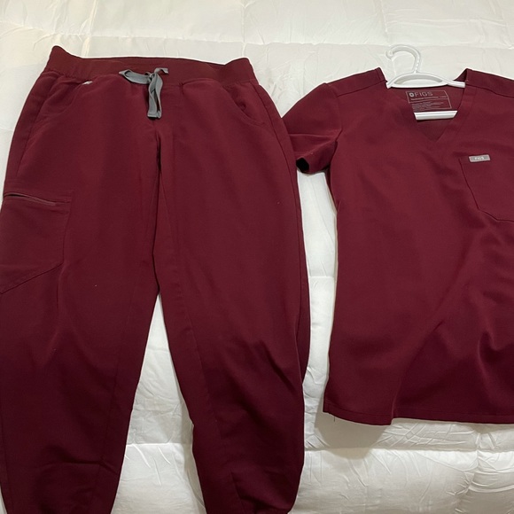 Figs Scrub Set - Picture 2 of 9